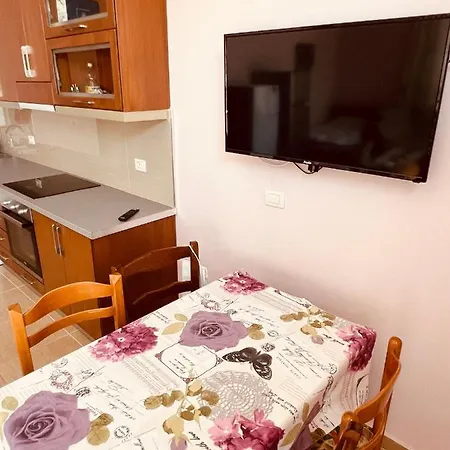 Sana 아파트 Sarandë